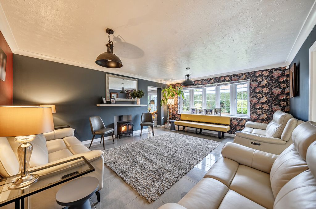 Property photo 3 of 34 1419424-27-69A1d7...