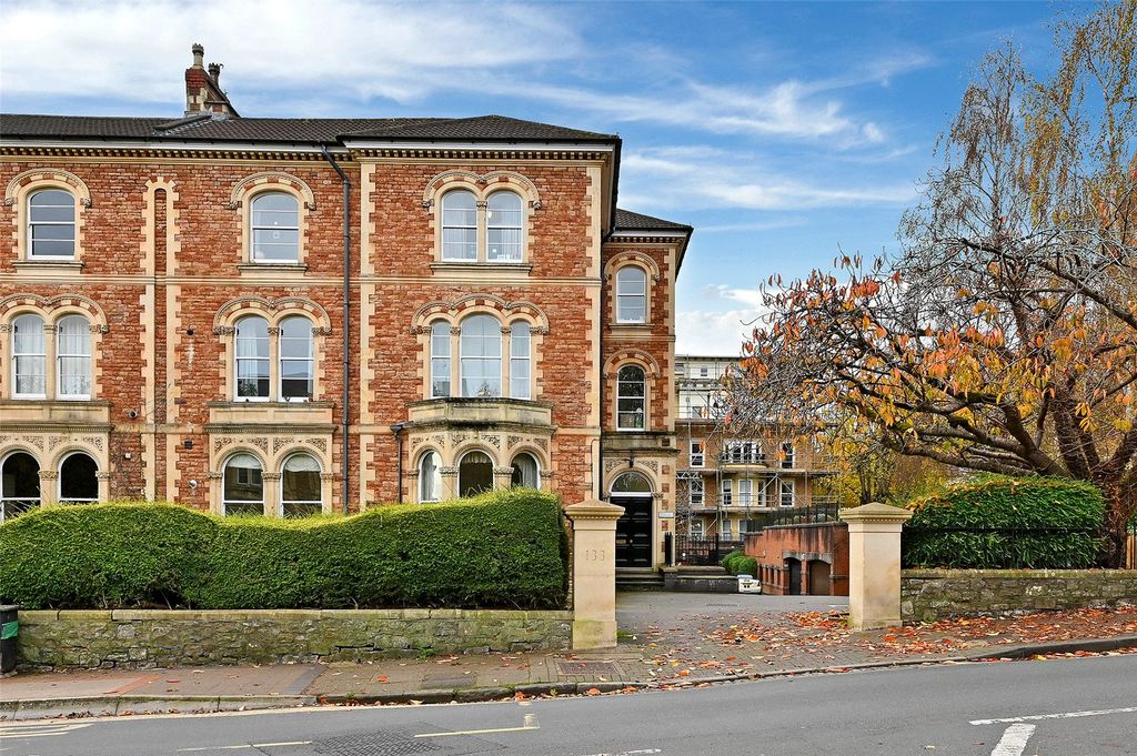 Property photo 1 of 9 External