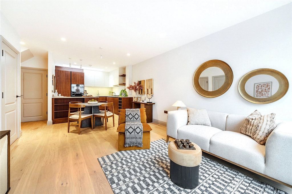 Property photo 3 of 14 Living/Kitchen