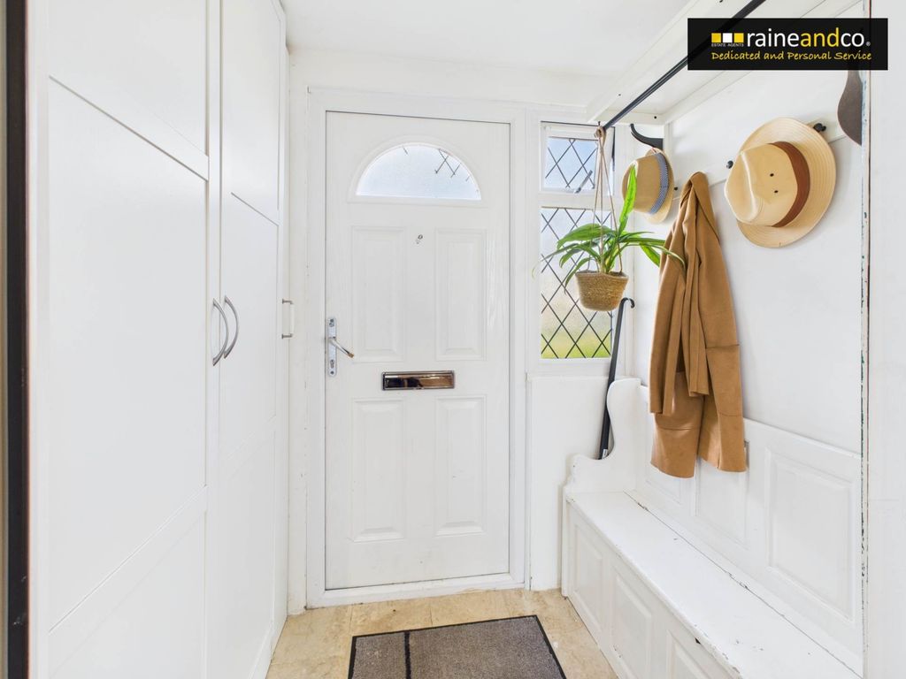 Property photo 3 of 25