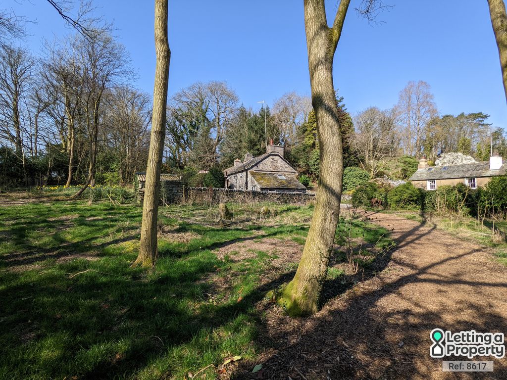 Property photo 2 of 33