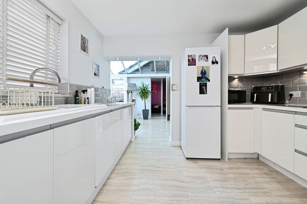 Property photo 2 of 25 Pbox-Img.Jpg