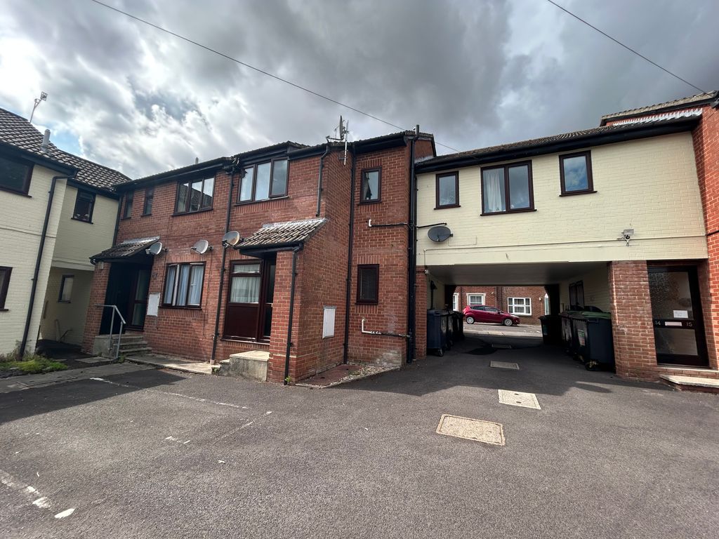 Property photo 1 of 6