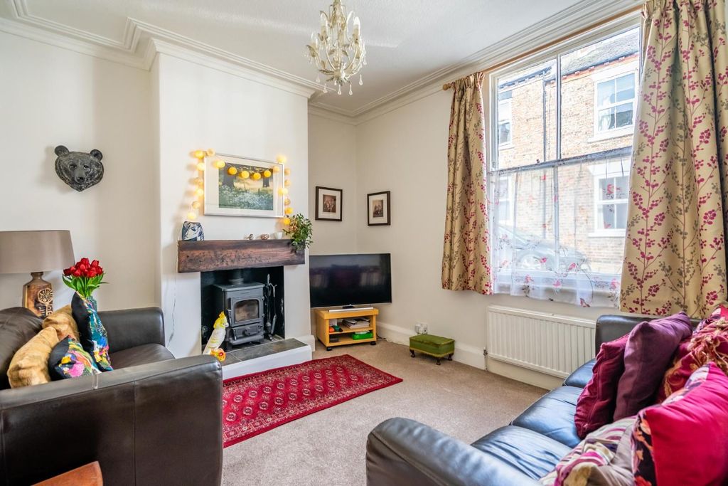 Property photo 2 of 17 Living Room