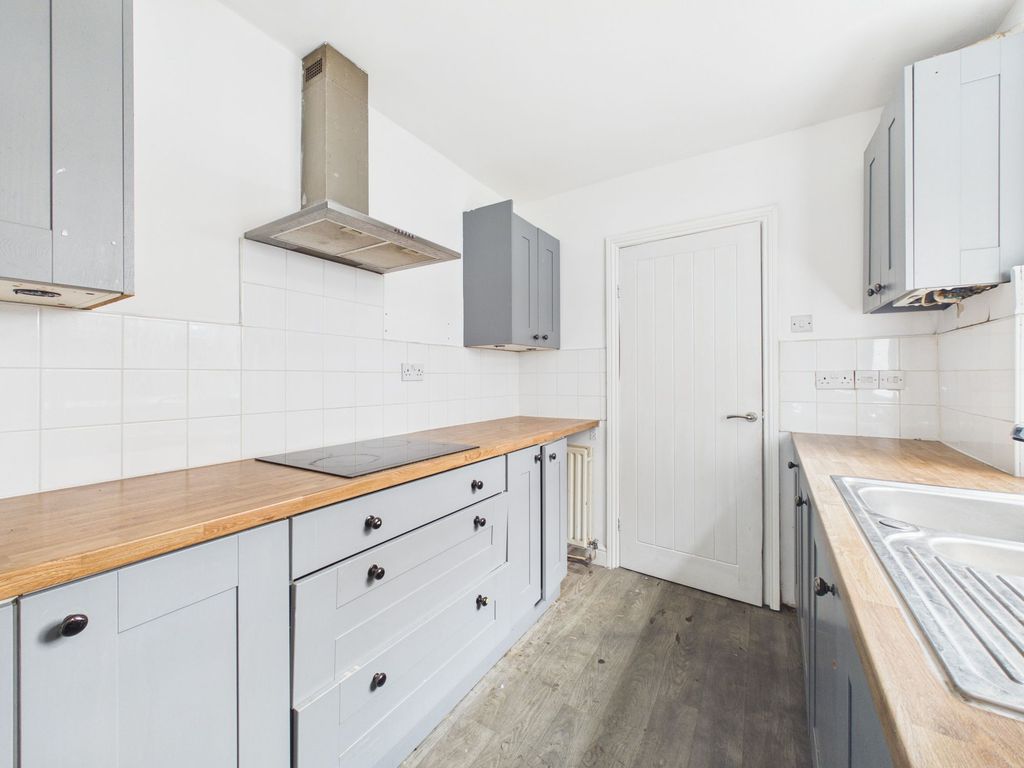 Property photo 2 of 16 Kitchen