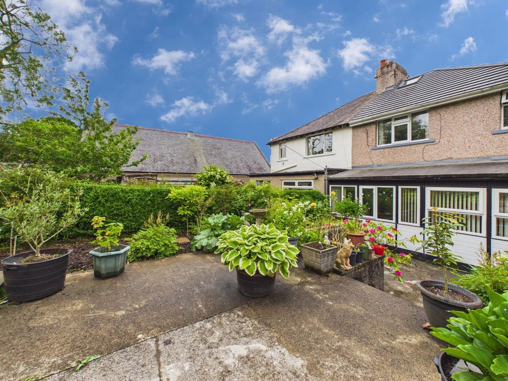 Property photo 2 of 16 Outside