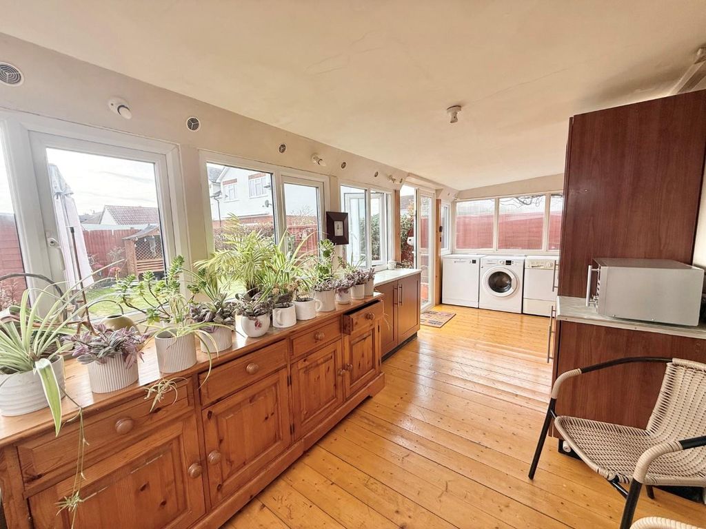 Property photo 3 of 14 K.Jpg