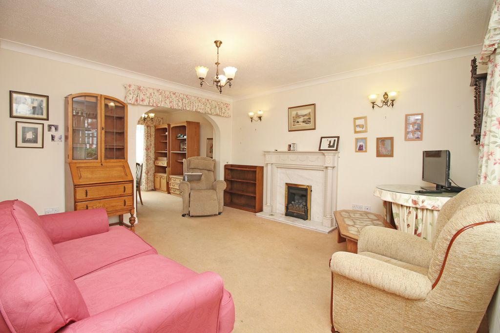 Property photo 2 of 20