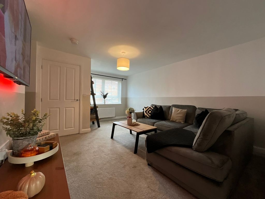 Property photo 2 of 20 3734214