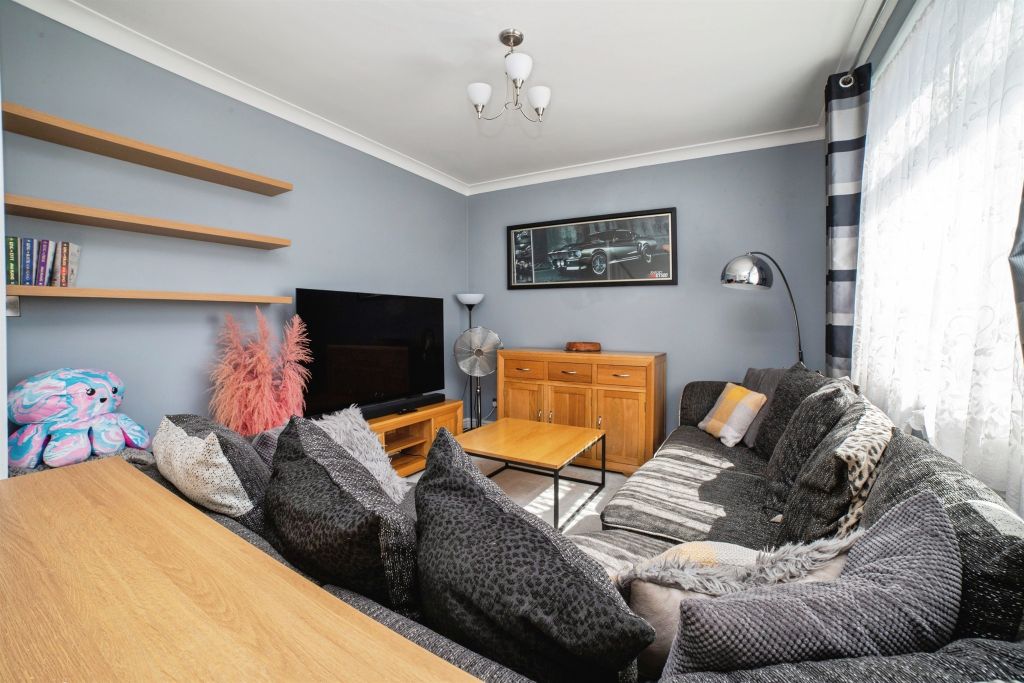 Property photo 3 of 17