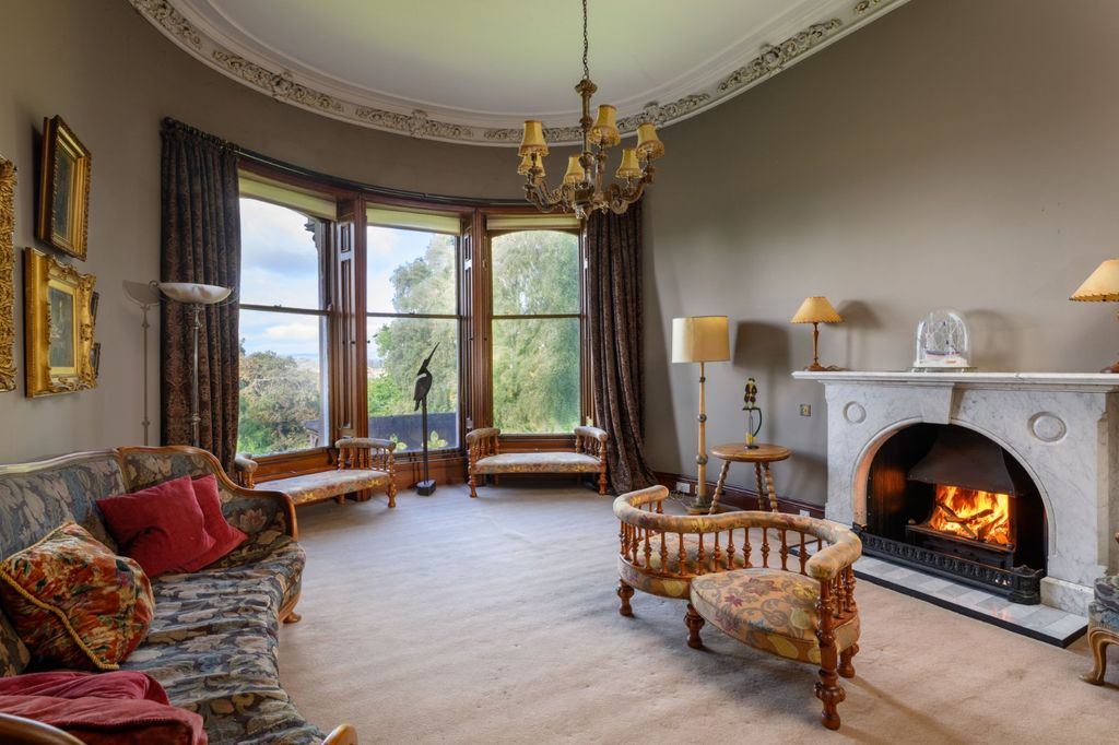 Property photo 3 of 25 Drawing Room