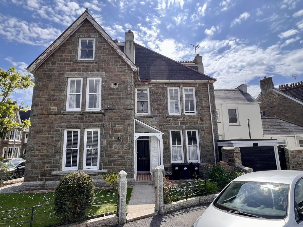 Property photo 1 of 3 HMO With Adjoining Cottage For Sale