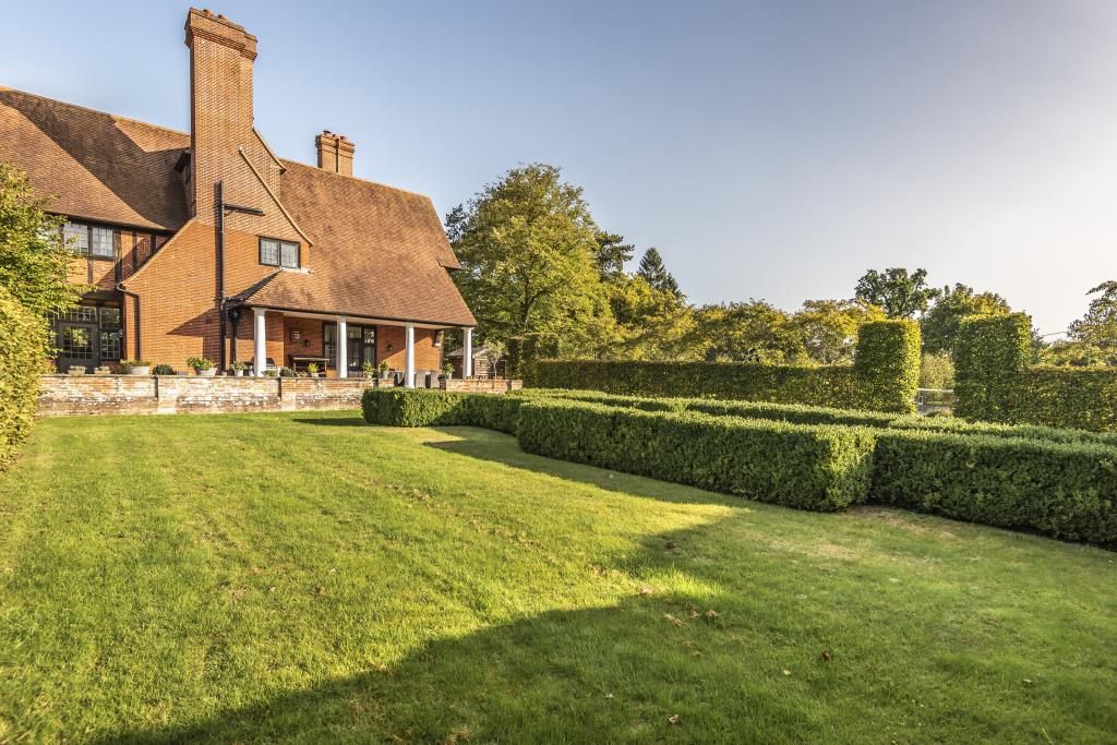 Property photo 2 of 10 Outside View