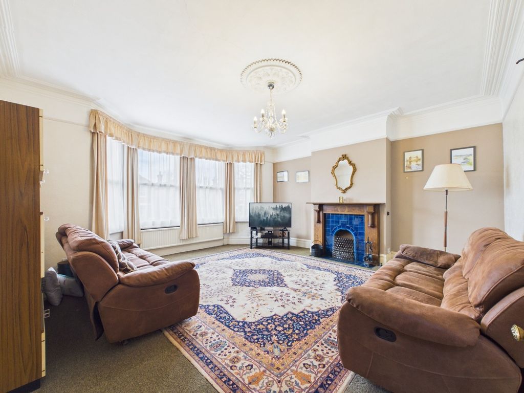 Property photo 3 of 14 4854973