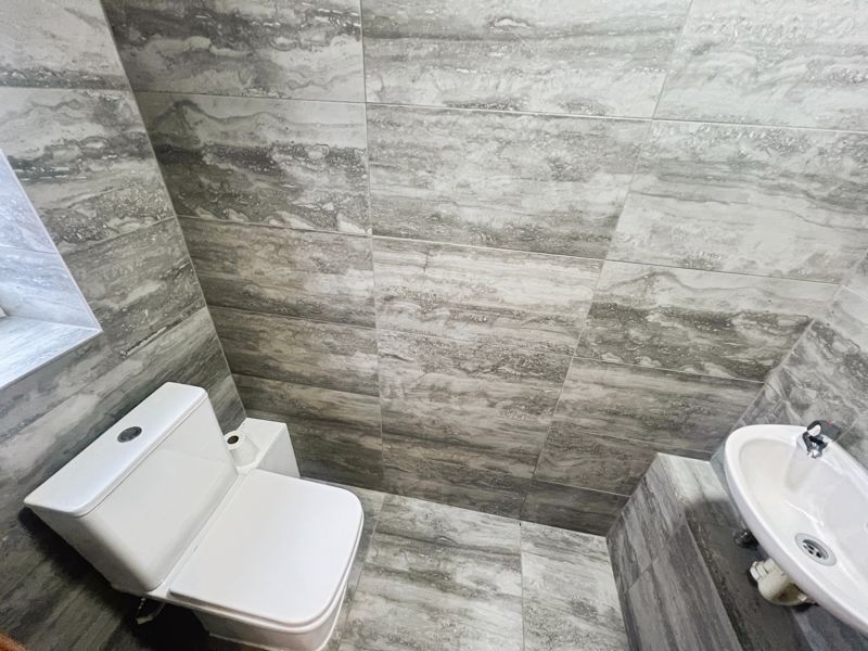 Property photo 2 of 20 WC/Cloaks