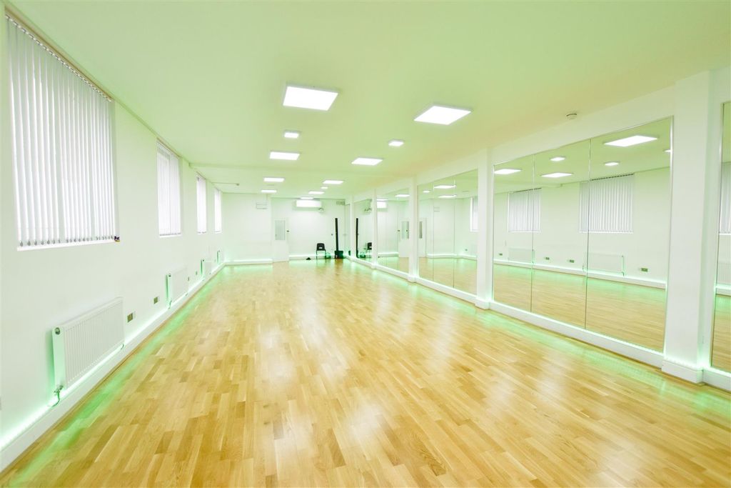 Property photo 2 of 7 Interior