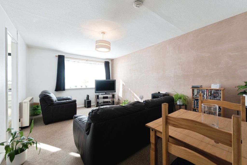 Property photo 2 of 16 Photo