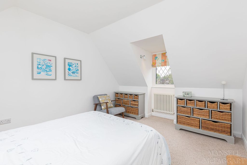 Additional image 21 of 4 bed detached house for saleMount Close, Crawley RH10
