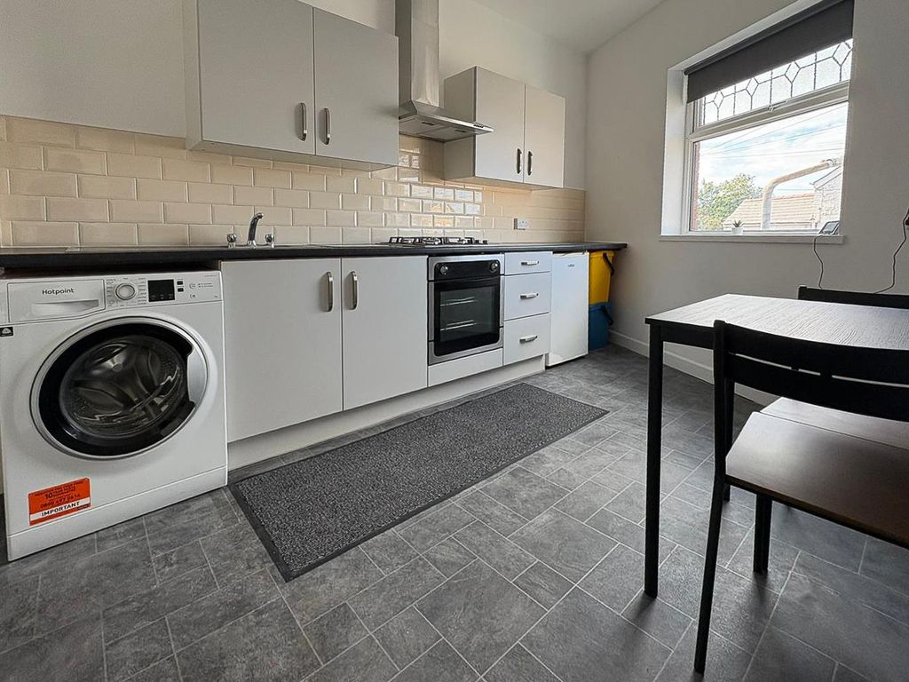 Property photo 3 of 12 170, 1-2.Jpg