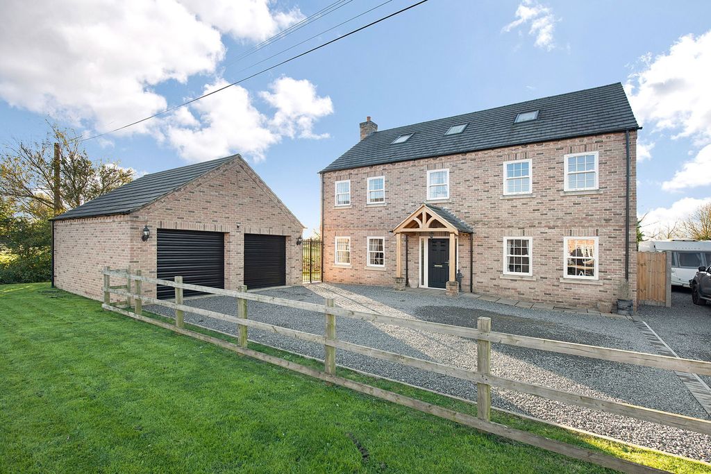 Property photo 1 of 36