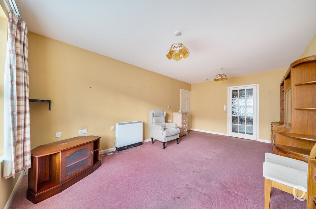 Property photo 3 of 12 869B9d3F-Befa-4B1...