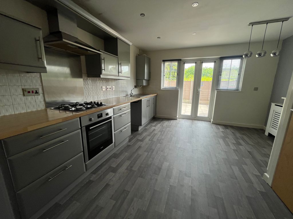 Property photo 3 of 21 Image