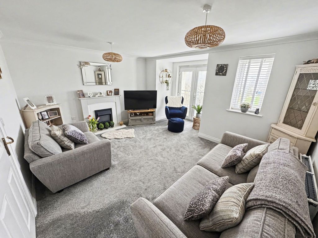 Property photo 3 of 22