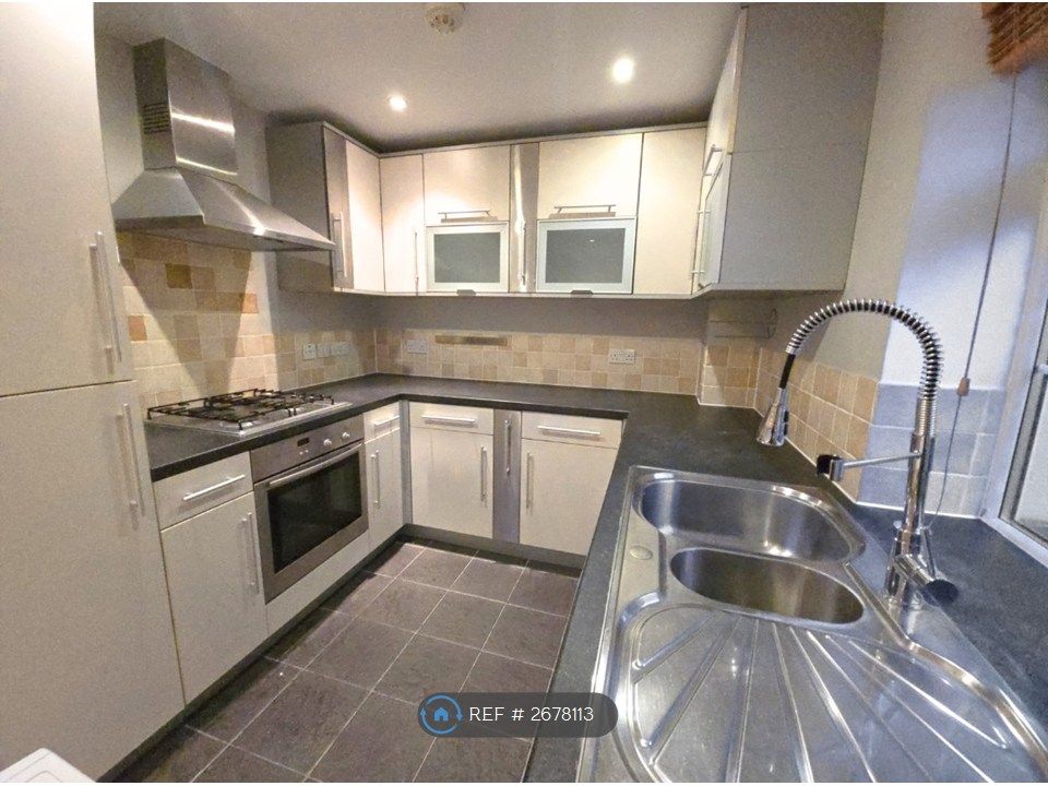 Property photo 2 of 14 Kitchen