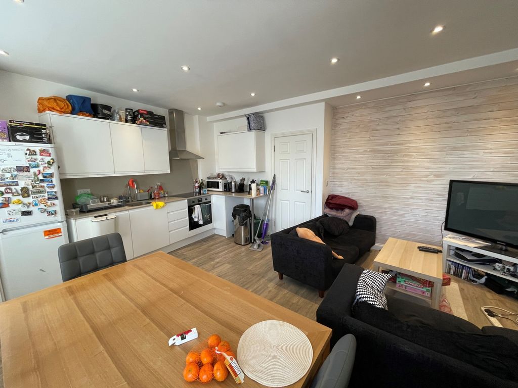 Property photo 2 of 12 Photo 5