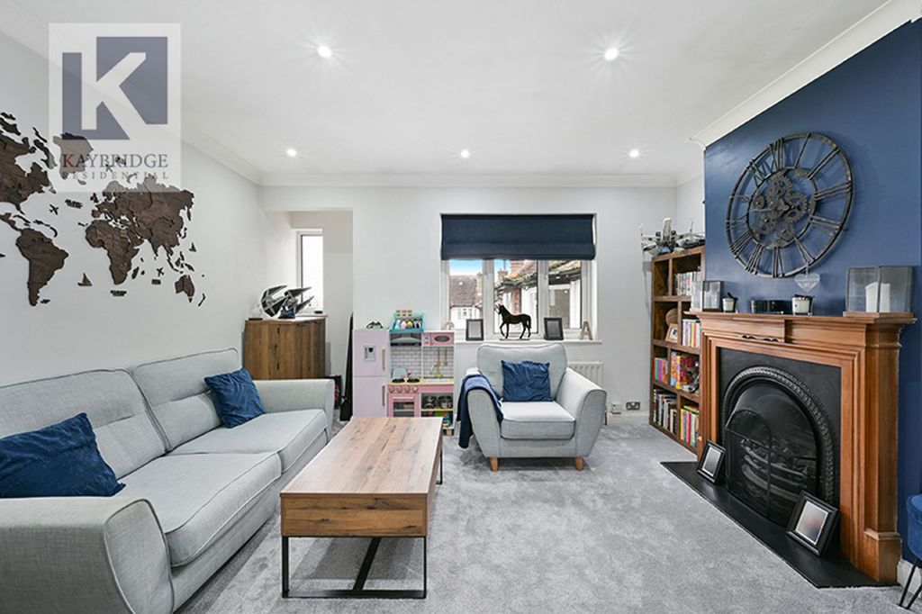 Property photo 2 of 11 The Maisonettes Alberta Avenue, Cheam - Sm1 2Lq