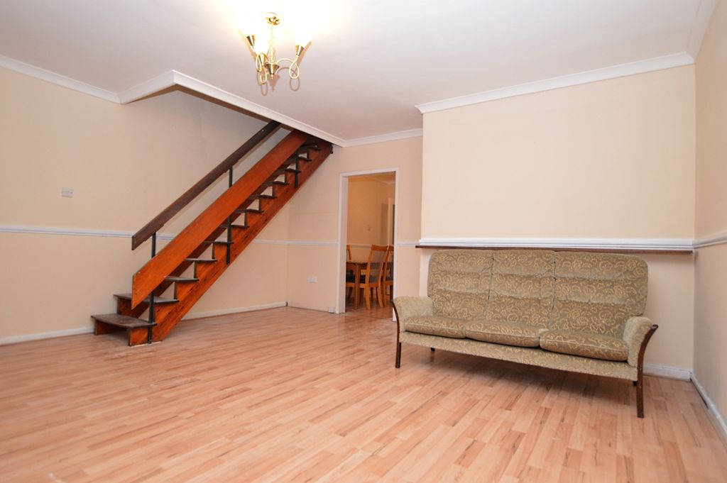Property photo 2 of 10 Living Room (2)