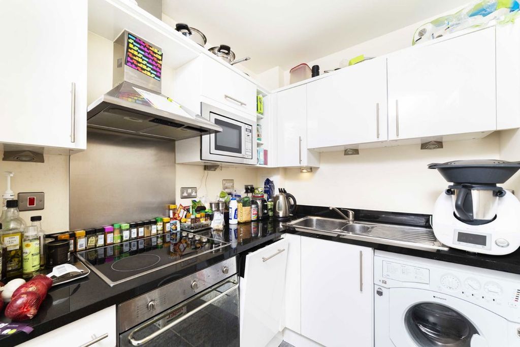 Property photo 3 of 6