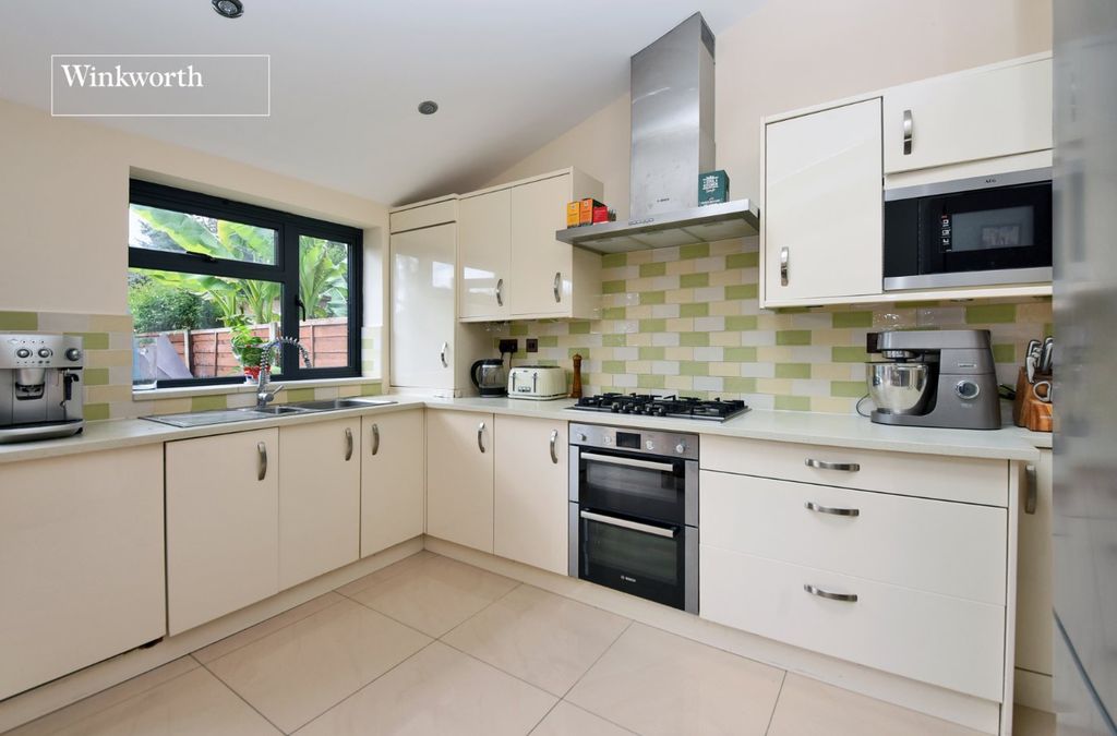 Property photo 3 of 18 Picture No. 35