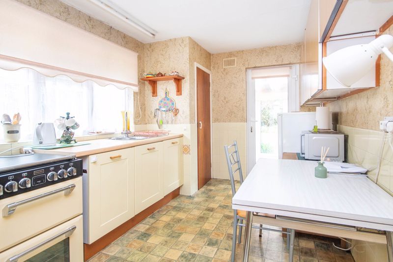 Property photo 3 of 14 Kitchen