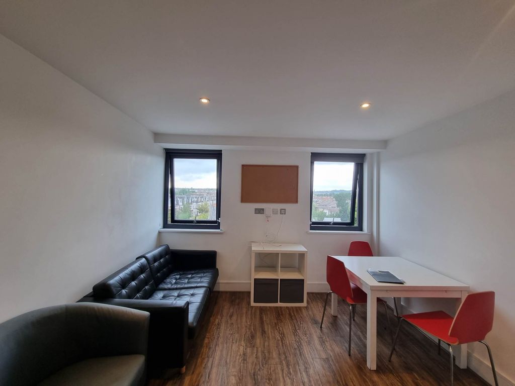 Property photo 2 of 14