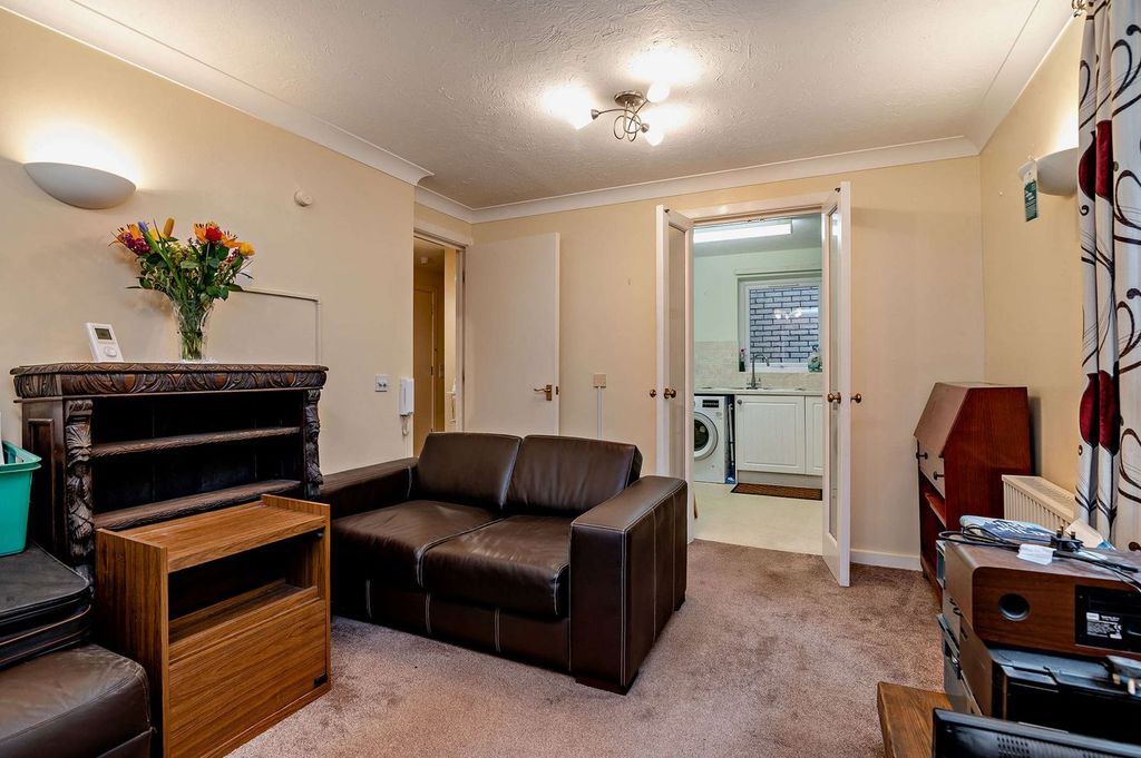 Property photo 3 of 13