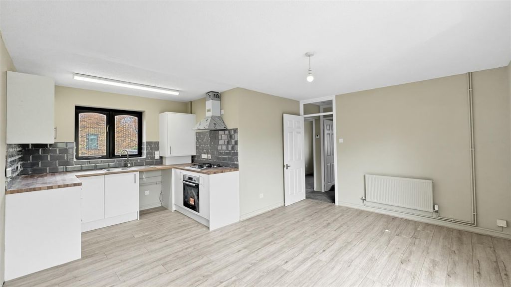 Property photo 2 of 13 Kitchen Lounge Diner