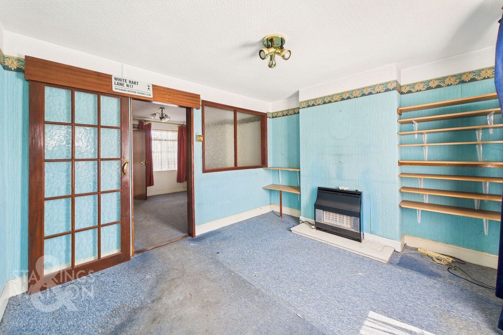 Property photo 3 of 17
