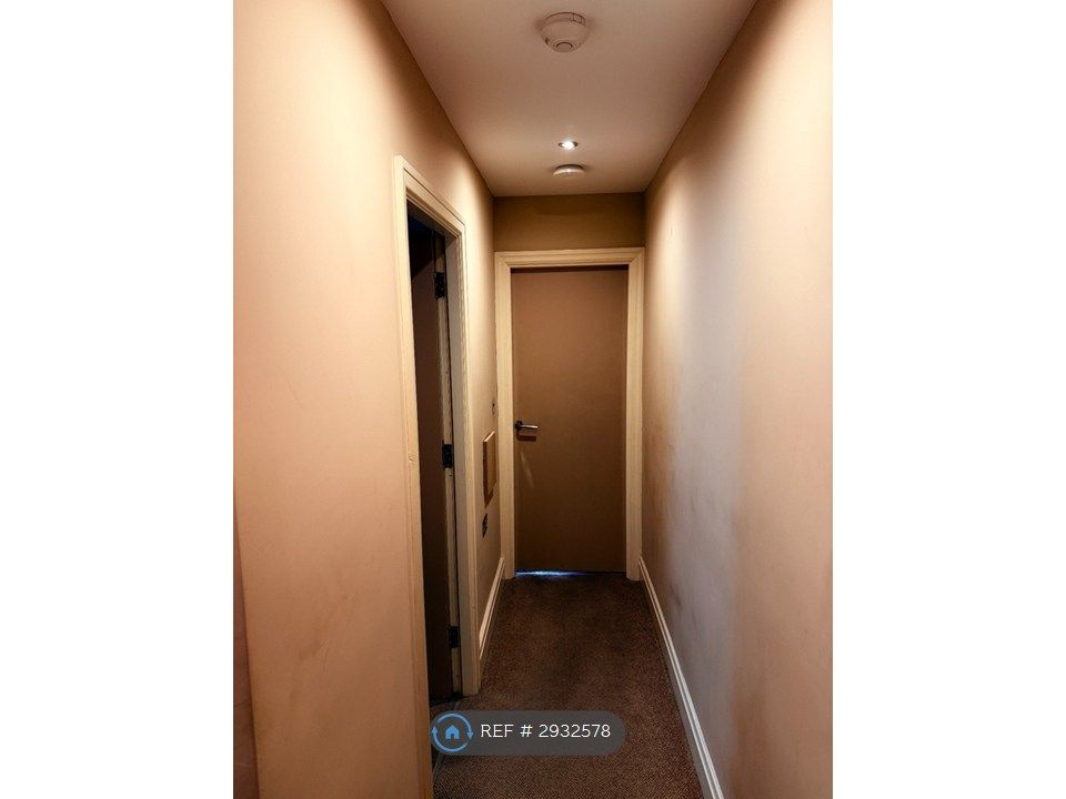 Property photo 2 of 20 Internal Corridor