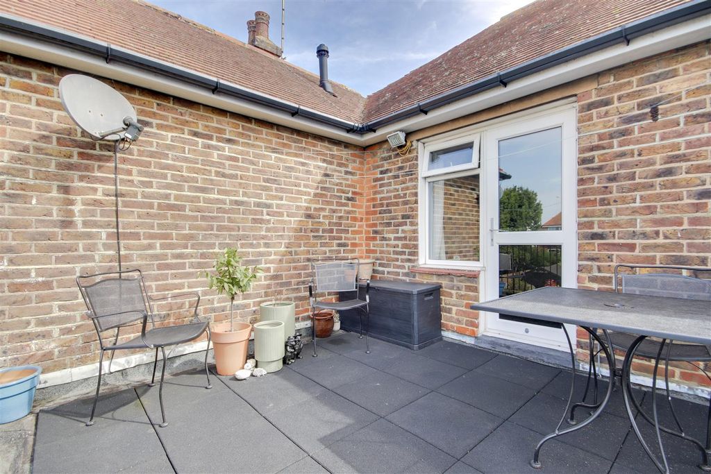 Property photo 3 of 11 Img_1335-Img_1338.Jpg