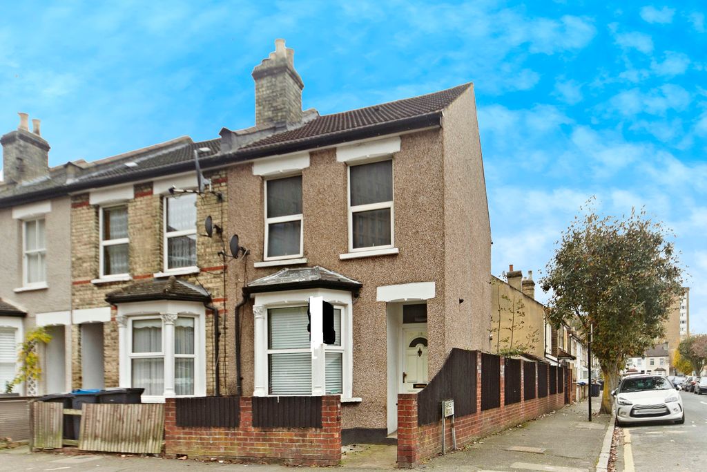 Property photo 1 of 15 Photography