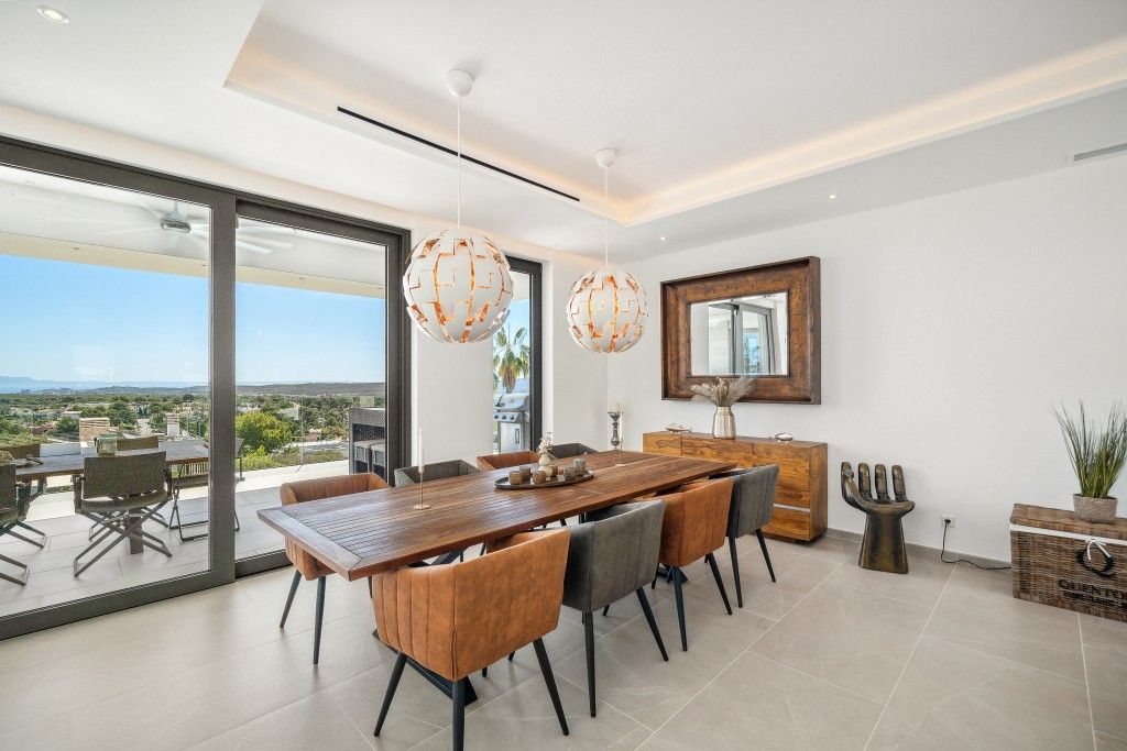 Property photo 3 of 20 Dinning Room (2)