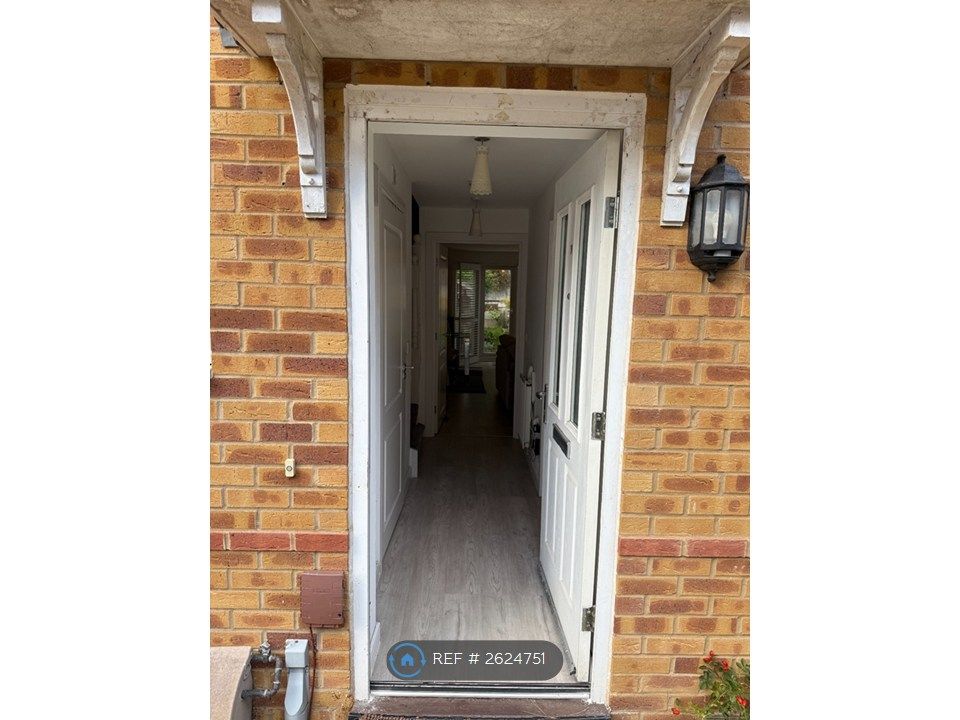 Property photo 2 of 21 Entrance