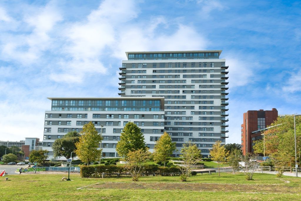 Property photo 1 of 20 Pbox-Img.Jpg