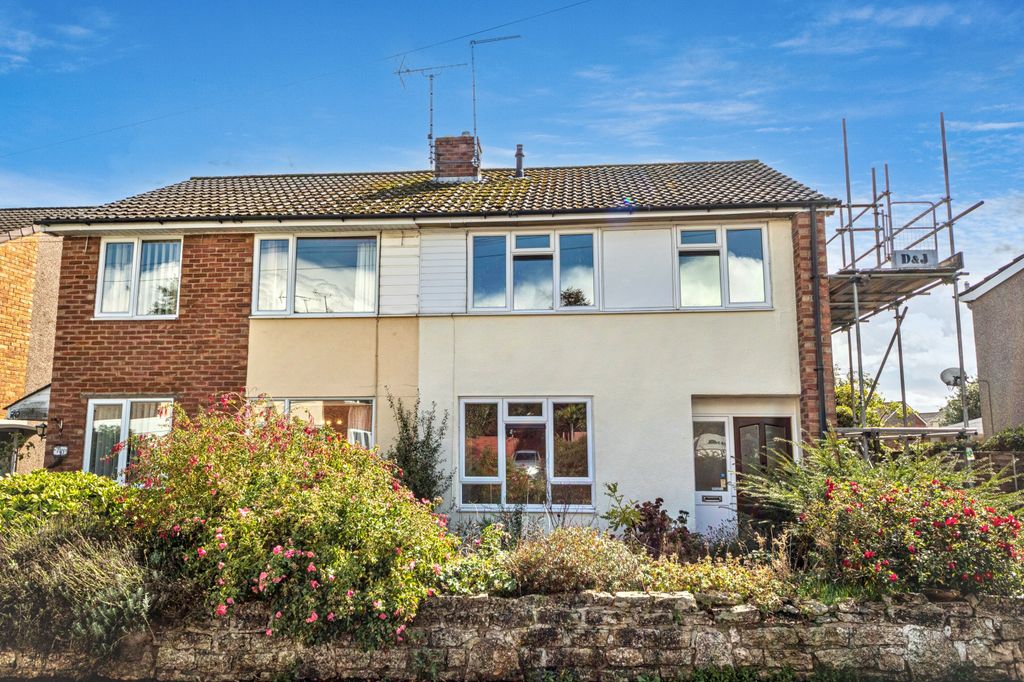 Property photo 1 of 20 72 Braemor Road, Calne, Wiltshire, Sn11 9DX
