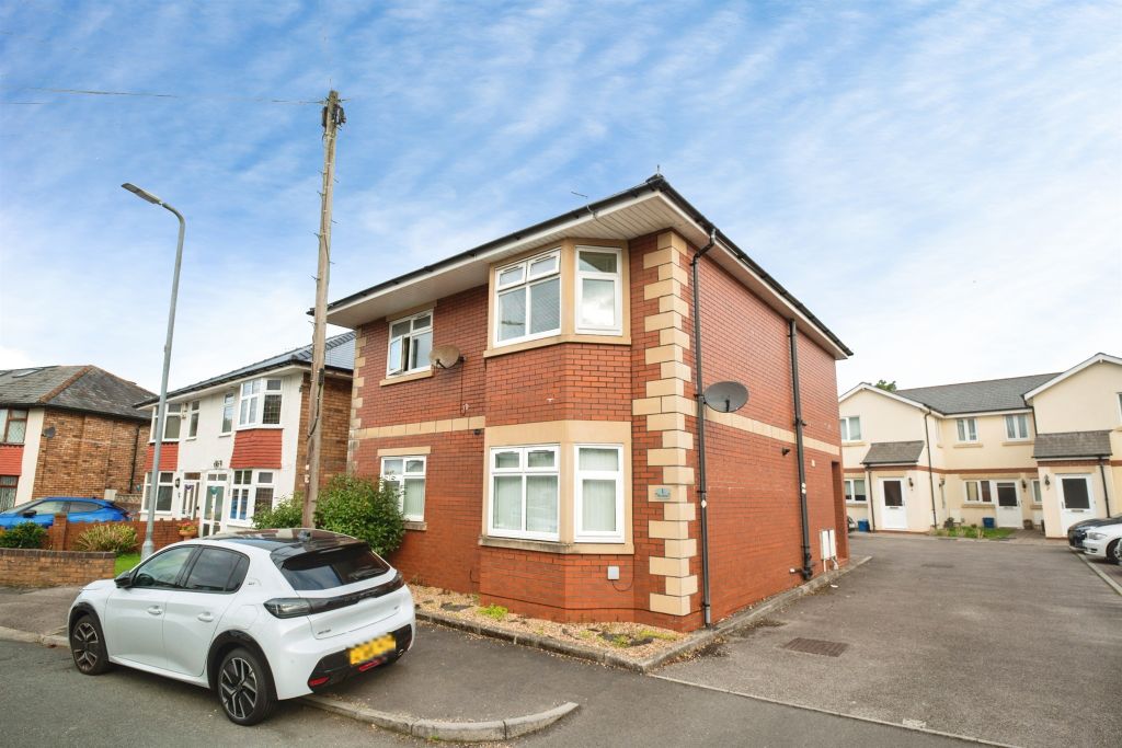Property photo 1 of 17