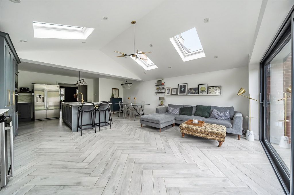 Property photo 3 of 18 Picture No. 06