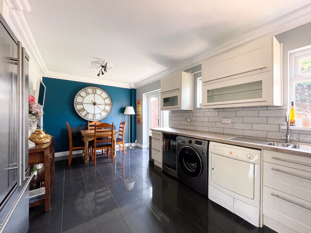 Property photo 3 of 15 4344823