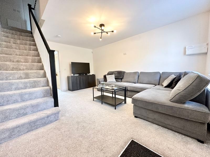 Property photo 1 of 11 Lounge