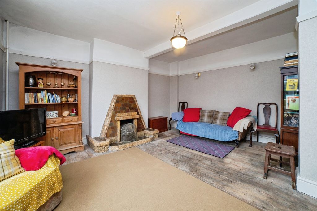 Property photo 3 of 21